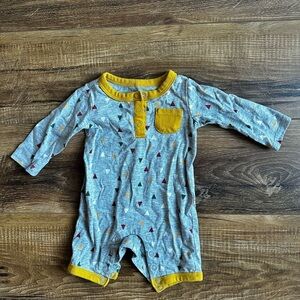 First impressions newborn outfit